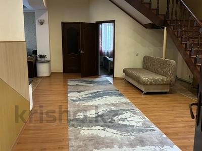 Жеке үй · 5 бөлме · 200 м², Есенберлина 6 — Возле Кокшабеля, бағасы: 120 000 ₸ в Бурабае