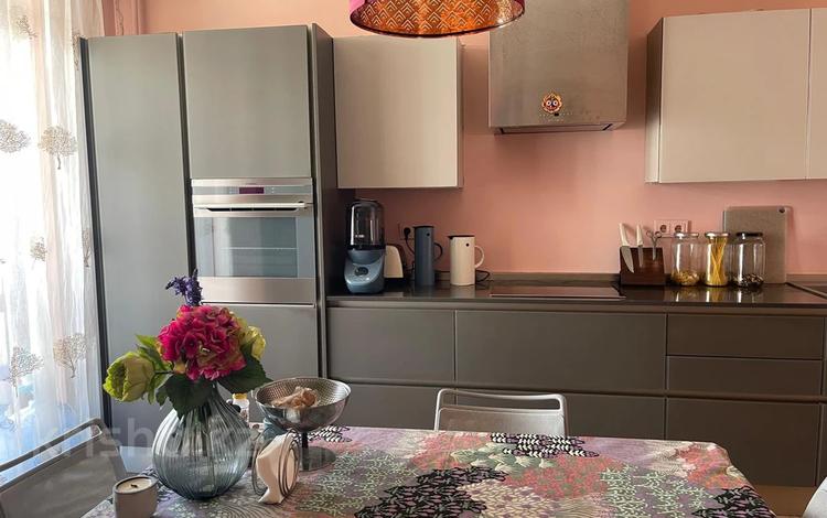 3-комнатная квартира · 130 м² · 6/9 этаж, Маркова 75 за 750 000 ₸ в Алматы, Бостандыкский р-н — фото 2