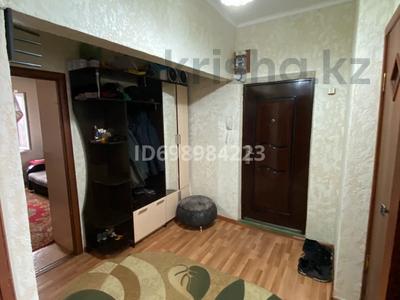 3-бөлмелі пәтер · 70 м² · 5/5 қабат, Мкр каратау 43 — Торговый центр, бағасы: 17 млн 〒 в Таразе