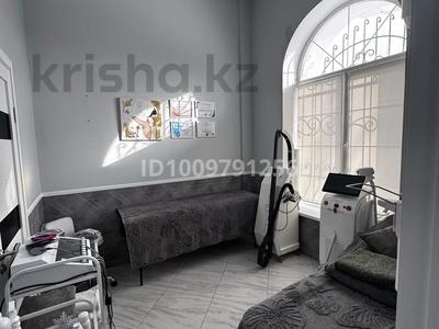 Салоны красоты · 10 м² за 250 000 ₸ в Астане, Нура р-н