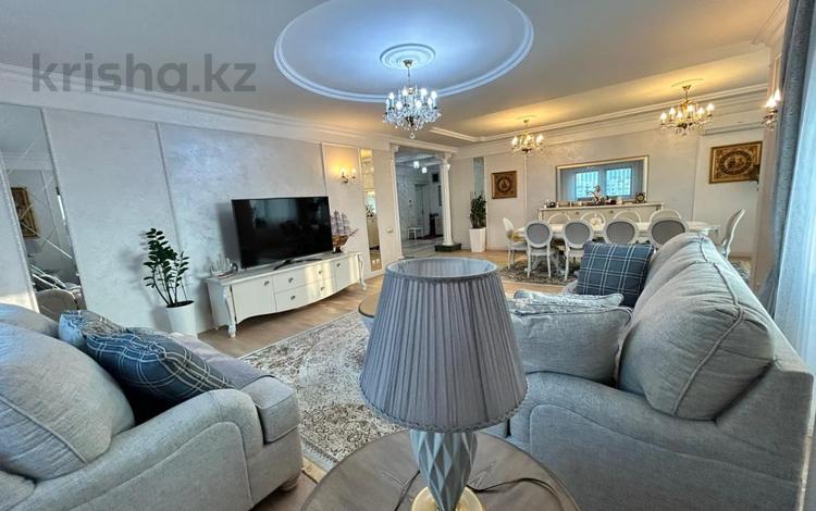 4-комнатная квартира · 200 м² · 5/17 этаж, мкр Самал-3, Самал 22 за 190 млн ₸ в Алматы, Медеуский р-н — фото 26