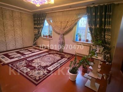 Отдельный дом · 8 комнат · 1000 м² · 4 сот., мкр Азат, Мкр Азат улица Алатай 2 33 за 25 млн ₸ в Шымкенте, Енбекшинский р-н
