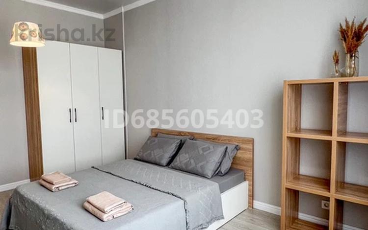 1-комнатная квартира · 54 м² · 16/16 этаж, Назарбаева 14/1 — Площадь, акимат, метро, ТРЦ, мечеть за 20 000 ₸ в Шымкенте — фото 2
