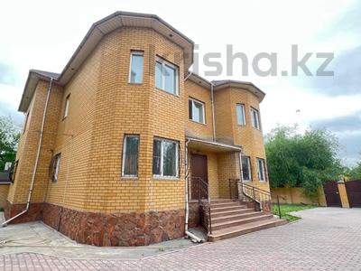 Отдельный дом · 7 комнат · 300 м² · 8 сот., Мамай батыра 47 за 170 млн 〒 в Семее