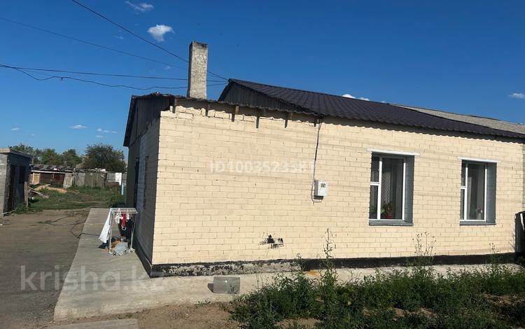 Отдельный дом · 3 комнаты · 100 м² · 10 сот., Космонавтов 18/2 — Агрогородок за 7.5 млн 〒 в Абае — фото 2