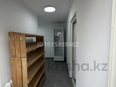 Свободное назначение, магазины и бутики, склады, общепит, салоны красоты, медцентры и аптеки, образование, развлечения, кабинеты и рабочие места, студии · 25 м² за 200 000 ₸ в Алматы, Медеуский р-н