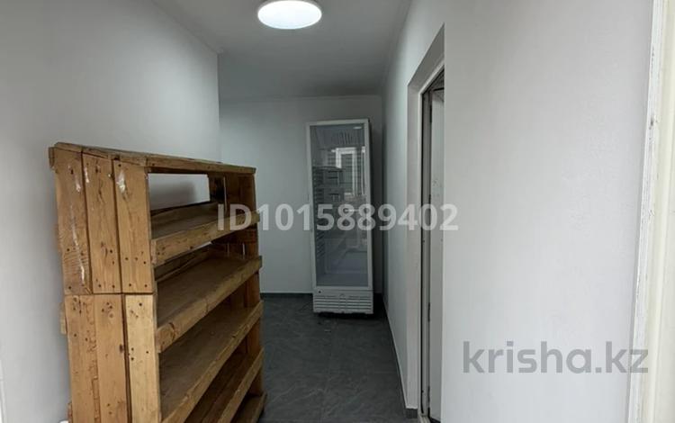 Свободное назначение, магазины и бутики, склады, общепит, салоны красоты, медцентры и аптеки, образование, развлечения, кабинеты и рабочие места, студии · 25 м² за 200 000 ₸ в Алматы, Медеуский р-н — фото 2