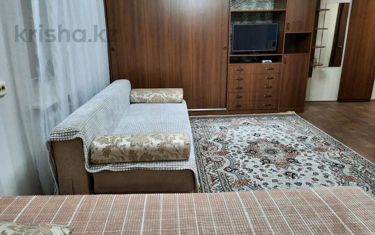 1-комнатная квартира, 34 м² посуточно, Тохтарова 47 за 10 000 〒 в Усть-Каменогорске — фото 2