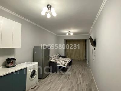 1-комнатная квартира, 35 м², 6/9 этаж посуточно, Варламова 345 — Толе би за 12 000 〒 в Алматы, Алмалинский р-н