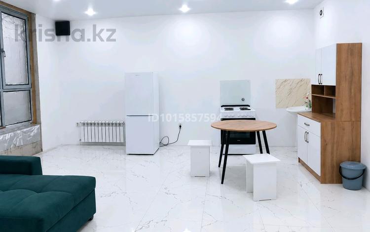 1-комнатная квартира · 44 м² · 1/6 этаж, мкр Улжан-1, Жалайыр 44 к1 за 250 000 ₸ в Алматы, Алатауский р-н — фото 2