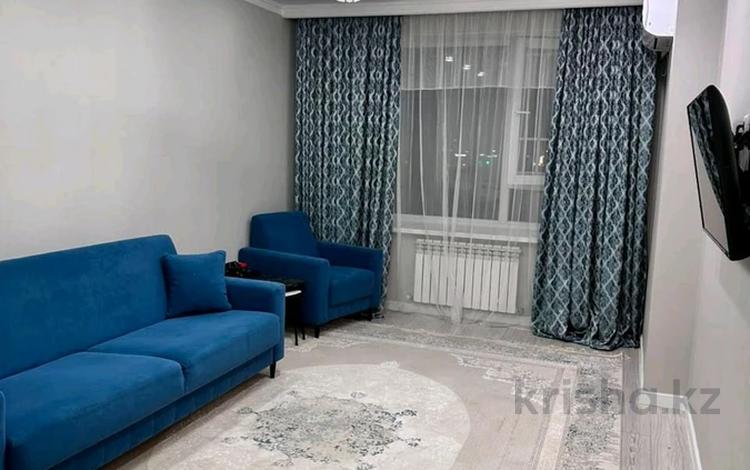 2-комнатная квартира · 64 м², Ж.Нажимеденова 13 — А51 за 300 000 ₸ в Астане, Сарайшык р-н — фото 2