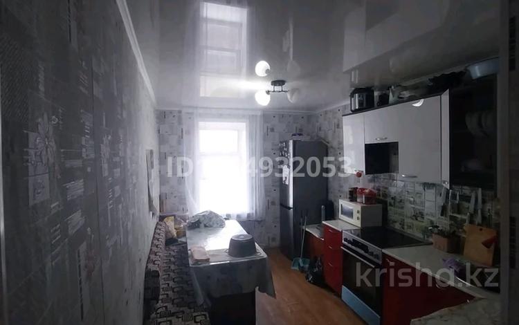 4-комнатная квартира · 86 м² · 2/5 этаж, Абая 43 — Магазин "Томирис" за 9.5 млн ₸ в Курчатове — фото 2