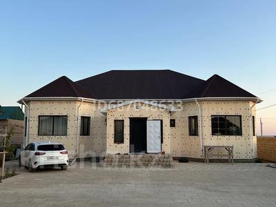 Отдельный дом · 9 комнат · 300 м² · 10 сот., Рахат3 27 коше 310 за 55 млн 〒 в Жанаозен
