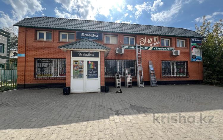 Свободное назначение, офисы, магазины и бутики · 335 м² за 1.1 млн 〒 в Актобе — фото 2