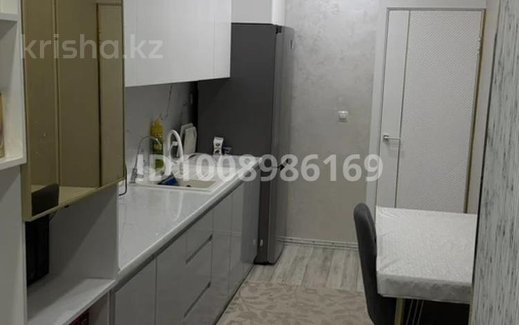 3-бөлмелі пәтер · 70 м² · 2/4 қабат, Өркен 34 — 5мкр 34дом 2ші етаж 3 болме ремонтпен уй сатылад барлык жерге жакын мебелдер калад, бағасы: 24 млн ₸ в Жанаозен — фото 6