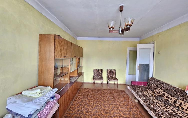 2-комнатная квартира · 48.6 м² · 5/5 этаж, мкр Михайловка , Льва Доватора 3 — Лесхоз, Стекляшка Потанина за 11.5 млн 〒 в Караганде, Казыбек би р-н — фото 2