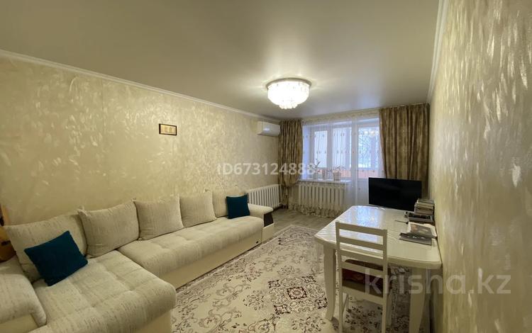 2-комнатная квартира, 63 м², 1/10 этаж, мкр Астана 9