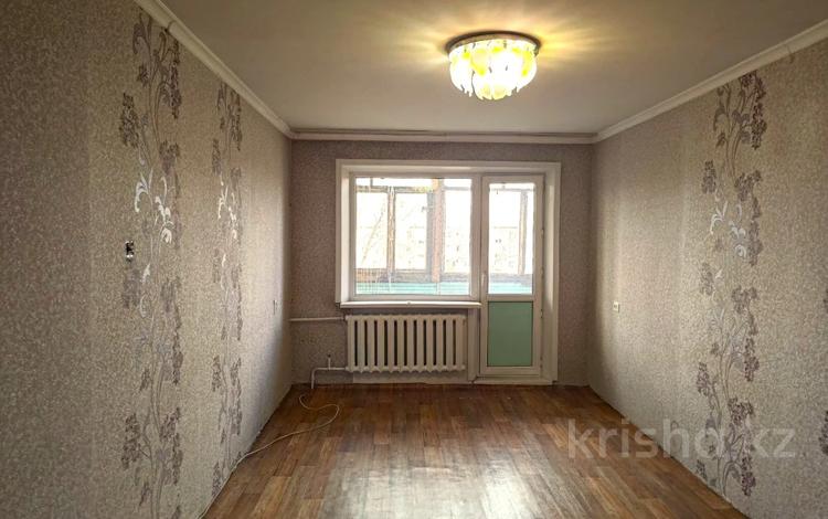 2-комнатная квартира, 48 м², 5/5 этаж, Пришахтинск, 23й микрорайон 5 за 10 млн 〒 в Караганде, Алихана Бокейханова р-н — фото 2