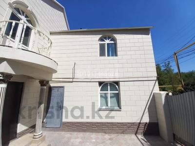Отдельный дом · 7 комнат · 200 м² · 2 сот., Даулеткерея 27 — Ескалиева за 450 000 ₸ в Уральске