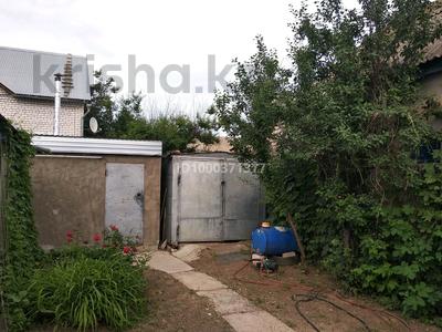 Отдельный дом · 3 комнаты · 90 м² · 4 сот., Исатая-Махамбета 144 — Телецентр за 20 млн ₸ в Уральске