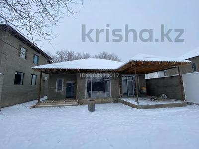 Отдельный дом · 5 комнат · 170 м² · 6 сот., ул. Хусаина 8Е — Массив Дорожник, Алатау комплекстен кыргенде 2 коше, рядом остановка, детсад, мектеп бары бар за 45 млн 〒 в Таразе