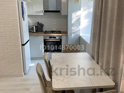 2-комнатная квартира · 48 м² · 4/5 этаж, мкр Новый Город 22/1 — Алиханова за 15 000 ₸ в Караганде, Казыбек би р-н