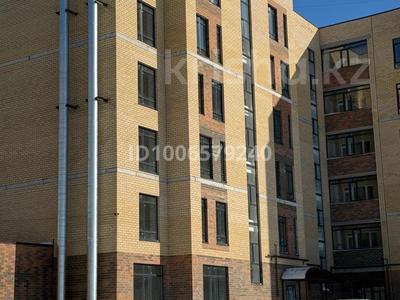 3-комнатная квартира · 96 м² · 6/6 этаж, мкр. Алтын орда, Алия Молдагуловой 70 — По Алии Молдагуловой не доезжая проспекта Алаш за 29 млн ₸ в Актобе