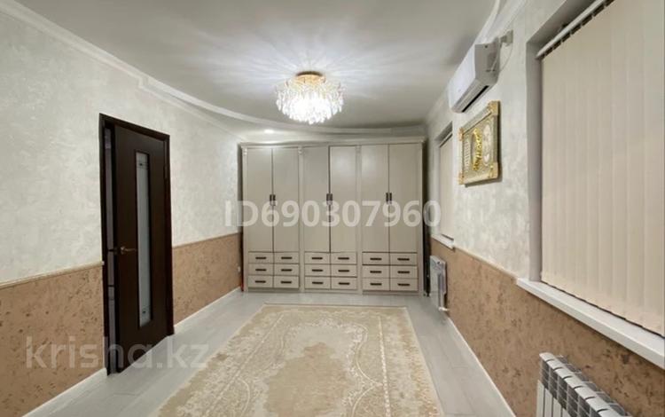 Часть дома · 4 комнаты · 110 м² · 4 сот., Мкр Атырау 11 за 18 млн 〒 — фото 2