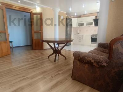 4-комнатная квартира · 90.2 м² · 3/10 этаж, Интернациональная за 44.7 млн 〒 в Петропавловске