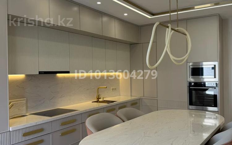 4-бөлмелі пәтер · 130 м² · 4/9 қабат, Нұрсая ш/а., Абулхайр-хана 63, бағасы: 140 млн ₸ в Атырау, мкр Нурсая — фото 2