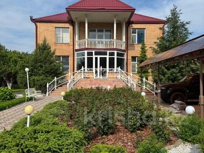 Отдельный дом · 9 комнат · 435 м² · 15.6 сот., Связист 34 за 150 млн 〒 в Уральске