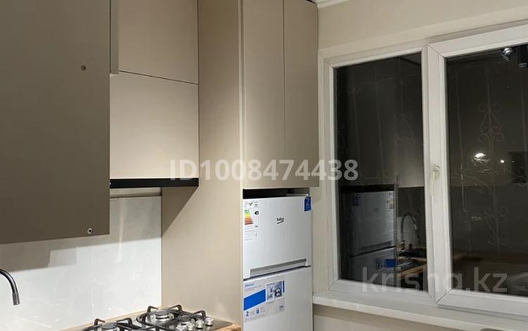 1-комнатная квартира · 33 м² · 3/4 этаж, мкр №8 15 — Абая Утеген батыра возле метро за 270 000 ₸ в Алматы, Ауэзовский р-н — фото 2