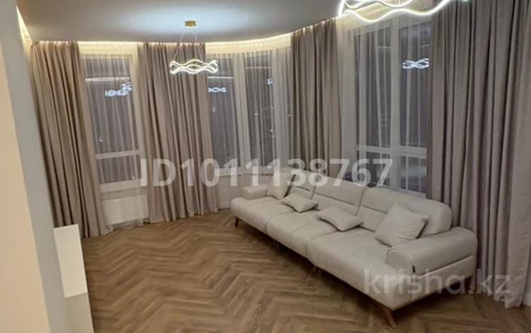 3-комнатная квартира · 95 м² · 8/22 этаж, Мангилик Ел 61 за 850 000 ₸ в Астане, Есильский р-н — фото 2