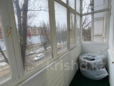 1-комнатная квартира, 30.3 м², 4/5 этаж, Молдагуловой за 10.3 млн 〒 в Уральске