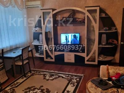 4-бөлмелі пәтер · 92.5 м² · 5/5 қабат, Центральный ш/а., Сатпаева 50 — Сатпаева 50, бағасы: 40 млн ₸ в Атырау, мкр Центральный