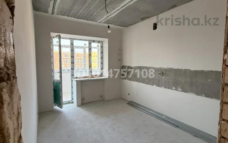 2-бөлмелі пәтер · 84 м² · 9/10 қабат, Алтын орда ш/а. 66г, бағасы: 30 млн ₸ в Актобе, мкр. Алтын орда — фото 2