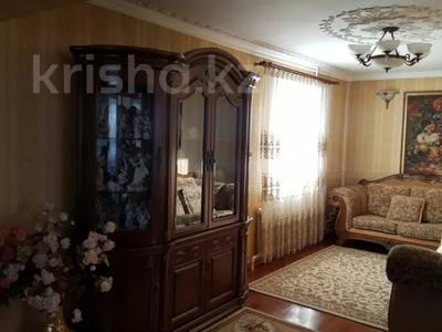 Отдельный дом · 8 комнат · 330 м² · 12 сот., Богдана Хмельницкого 17 — На против таможенного управления за 190 млн 〒 в Караганде, Казыбек би р-н
