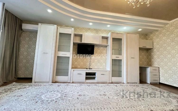 2-комнатная квартира · 72 м² · 6/19 этаж, Брусиловского 167 за 300 000 〒 в Алматы, Алмалинский р-н — фото 3