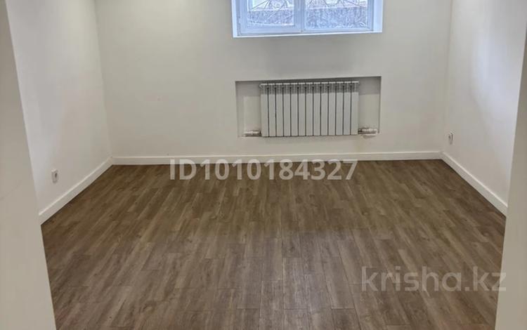 Офисы, магазины и бутики, салоны красоты · 40 м² за 350 000 ₸ в Алматы, Алмалинский р-н — фото 2