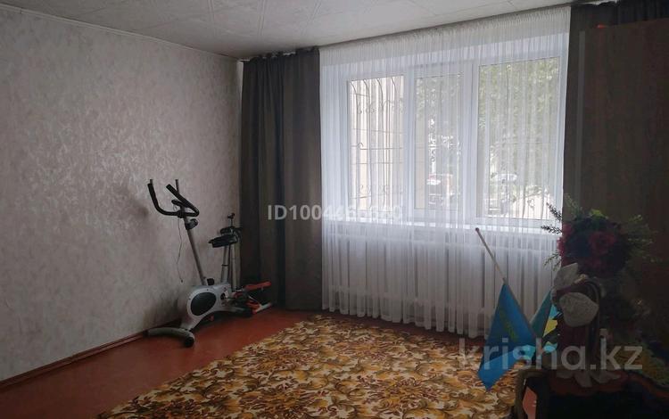 1-комнатная квартира · 33.2 м² · 1/9 этаж, мкр Юго-Восток, Мкр Юго-Восток.улица Муканова 17 за 13.7 млн ₸ в Караганде, Казыбек би р-н — фото 2