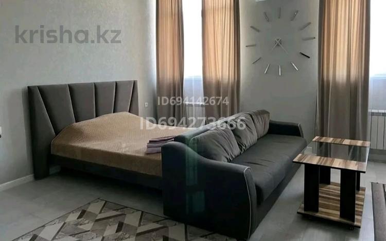 1-комнатная квартира · 52 м² · 1/7 этаж, Атшабар 17/1 — Толе би Желтоксан за 3 000 〒 в Таразе — фото 14