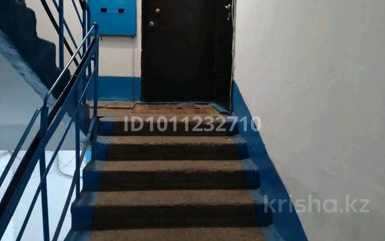 1-комнатная квартира · 32 м² · 2/5 этаж, Майкудук, Майкудук, 11а микрорайон 10 за 100 000 ₸ в Караганде, Алихана Бокейханова р-н — фото 2