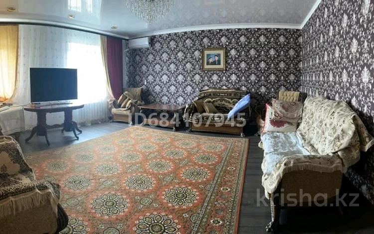 Отдельный дом · 6 комнат · 240 м² · 10 сот., Волкова 10 — Московская (тауелсiздiк) за 70 млн ₸ в Уральске — фото 9