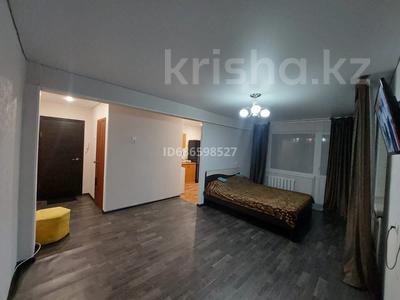 1-комнатная квартира, 30 м², 3/5 этаж посуточно, Казахстан за 8 000 〒 в Усть-Каменогорске