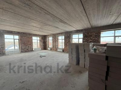 3-комнатная квартира · 101.3 м² · 4/4 этаж, мкр Михайловка , Мукатая Жанибекова 118 за 30 млн ₸ в Караганде, Казыбек би р-н