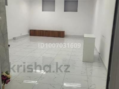 Офисы, магазины и бутики, салоны красоты · 52 м² за 208 000 〒 в Шымкенте, Туран р-н