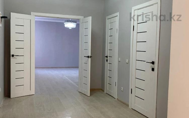 3-бөлмелі пәтер, 82 м², 5/5 қабат ай сайын, Акбидай 11А, бағасы: 150 000 〒 в Кокшетау — фото 4