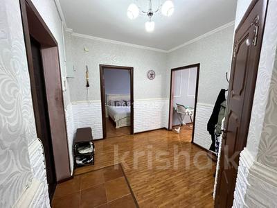2-комнатная квартира, 62.2 м², 2 этаж, Сырыма Датова 35В за 21 млн 〒 в Атырау