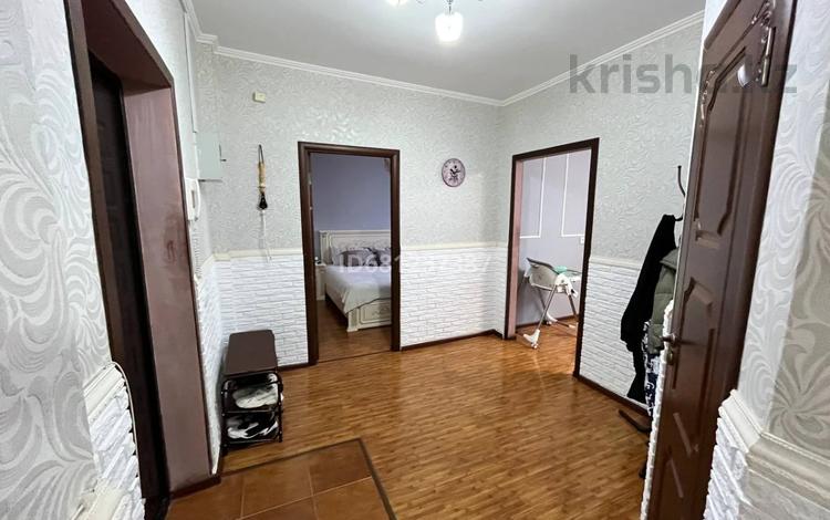 2-комнатная квартира, 62.2 м², 2 этаж, Сырыма Датова 35В за 23 млн 〒 в Атырау — фото 2