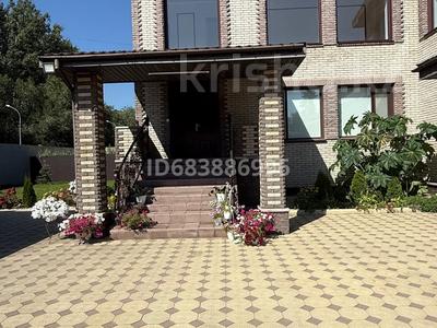 Отдельный дом · 12 комнат · 800 м² · 13 сот., Ломова — Ворушина - Гагарина за 255 млн 〒 в Павлодаре